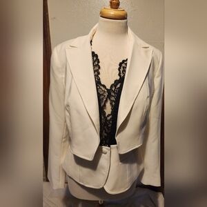 Elegant Cream Women's Blazer